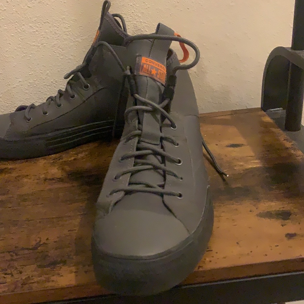 Men's Converses - Picture 4 of 4